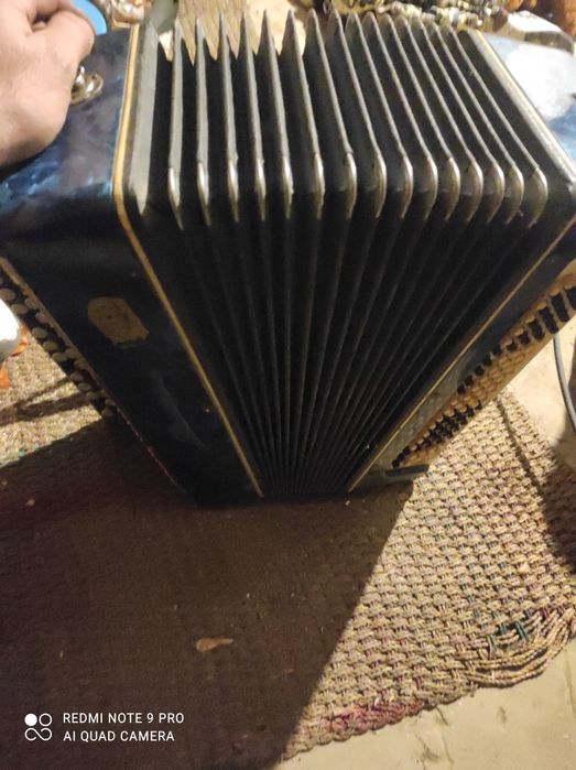 Продам баян полесье