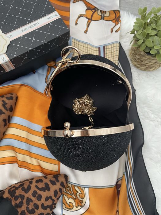 клатч у вигляді кулі