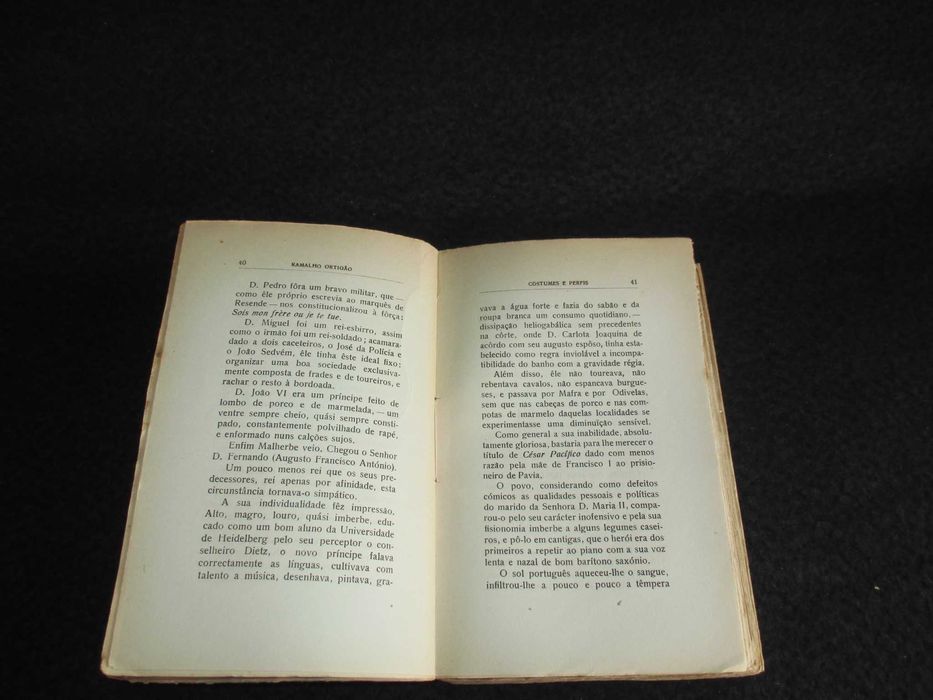 Livro Costumes e perfis Obras Completas de Ramalho Ortigão