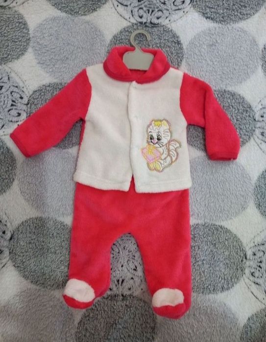 Теплі костюми для дівчинки.