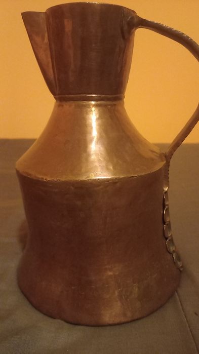 Jarro de cobre martelado artesanal  antigo