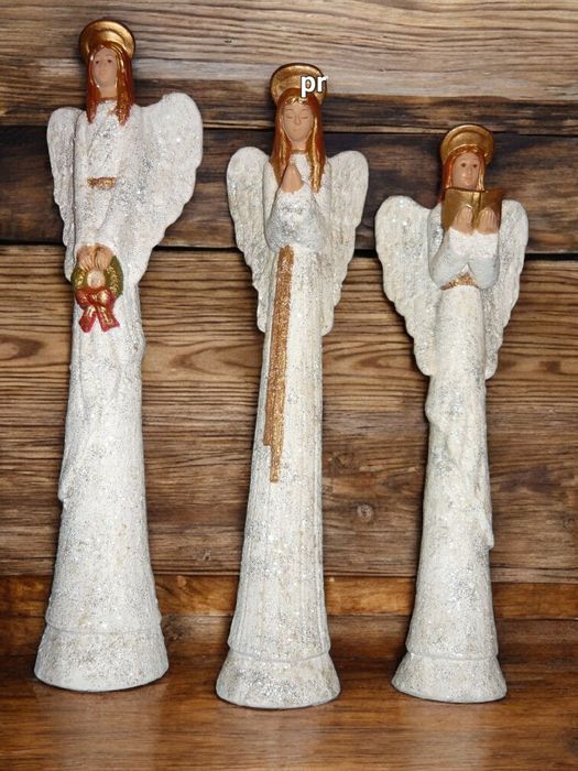 Três Anjos Altos Estilizados