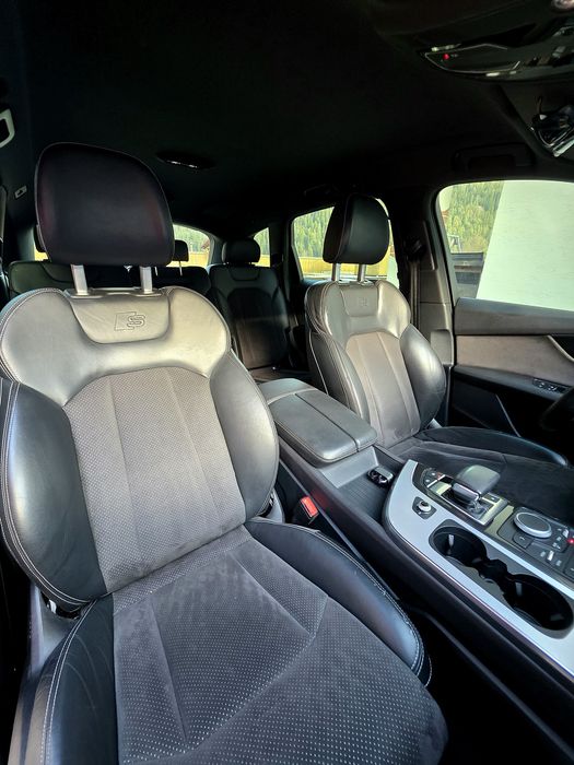 Audi Q7 S-line офіційна