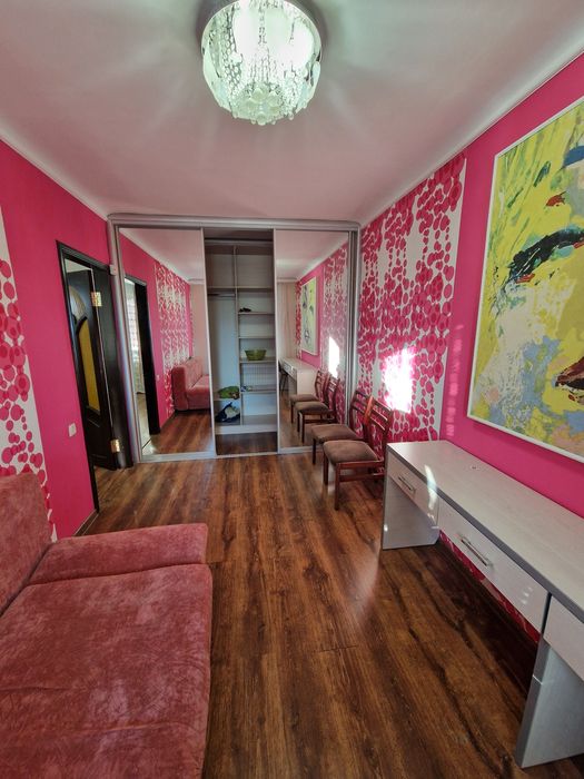 Аренда большой квартиры возле Дворца спорта