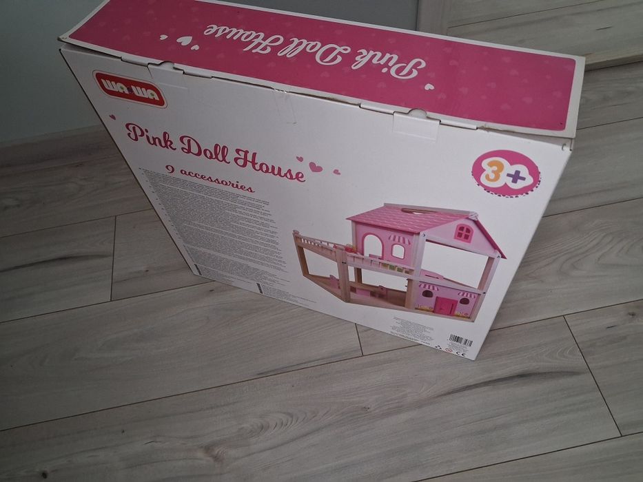 Różowy domek dla lalek