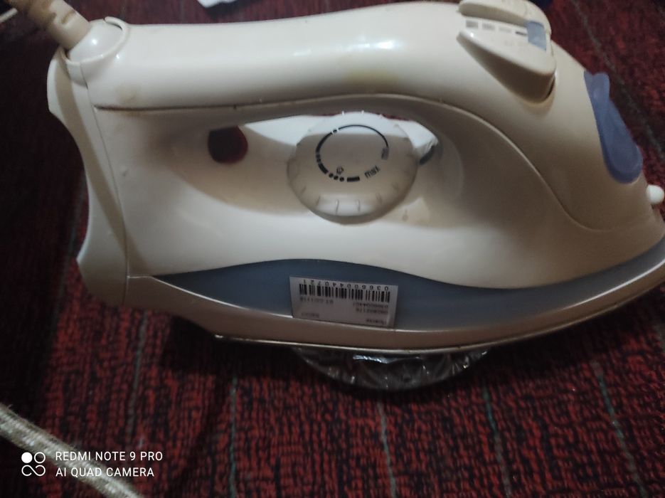 Утюг Saturn практически новый