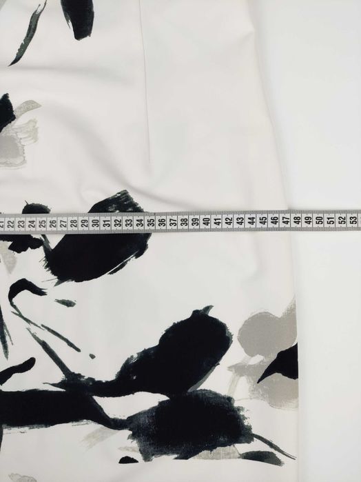 Elegancka czarno biały sukienka rozmiar 42 na szerokich ramiączkach