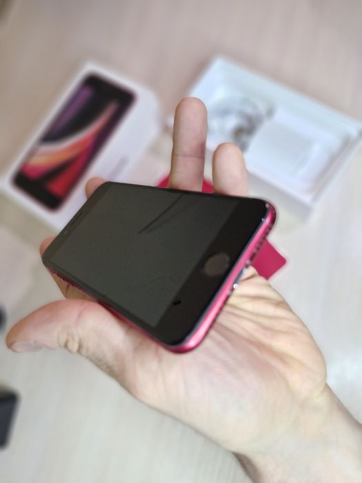 Iphone SE 2020 Czerwony Stan Bardzo Dobry