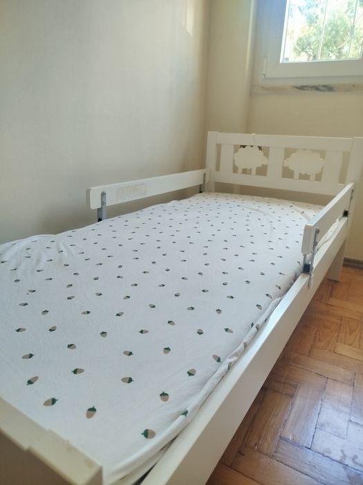 Cama + colchão  infantil IKEA