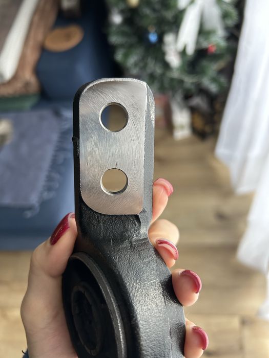 Tuleja wahacza przedniego z uchwytem BMW 3 E36 – Lewa NOWA