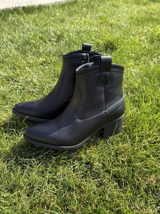 Казаки чоботи нові