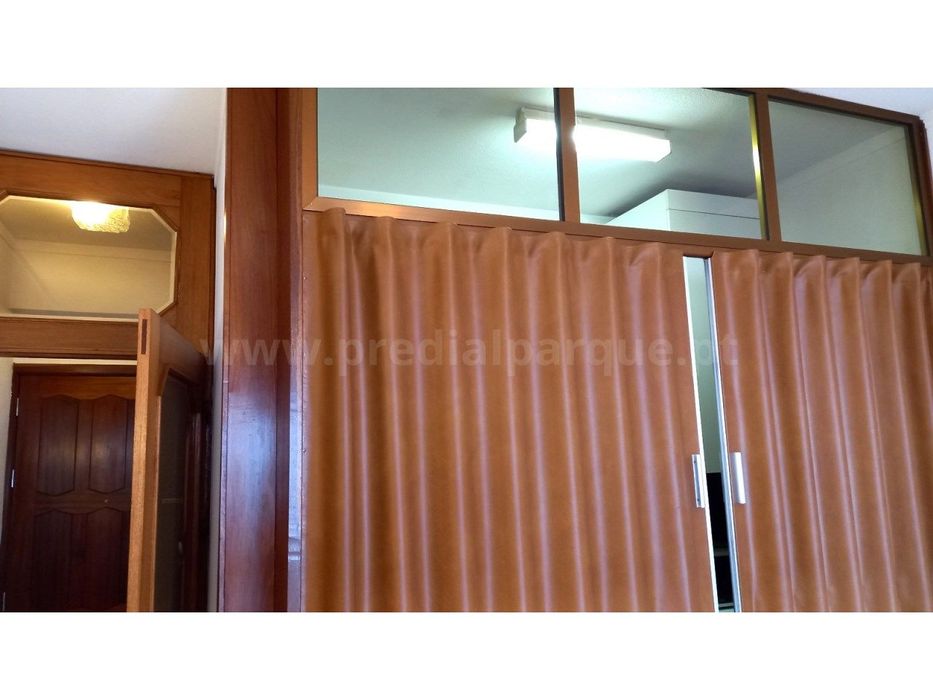 Apartamento T1 mobilado e equipado, junto ao Palácio de Cristal