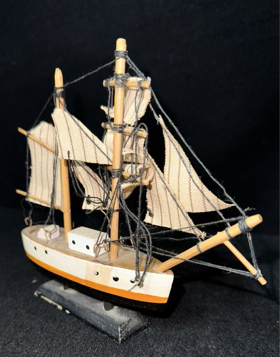 Miniatura de caravela