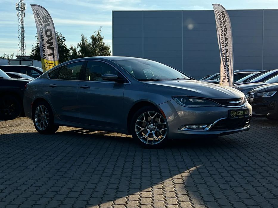 Chrysler 200