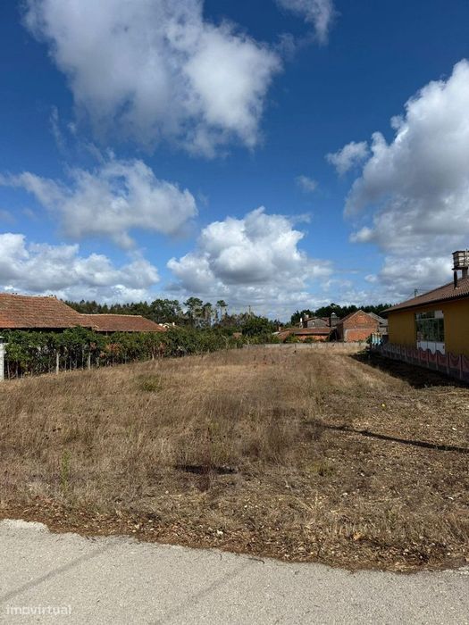 Terreno com duas frentes em Casal da Clara, Pombal, Leiria