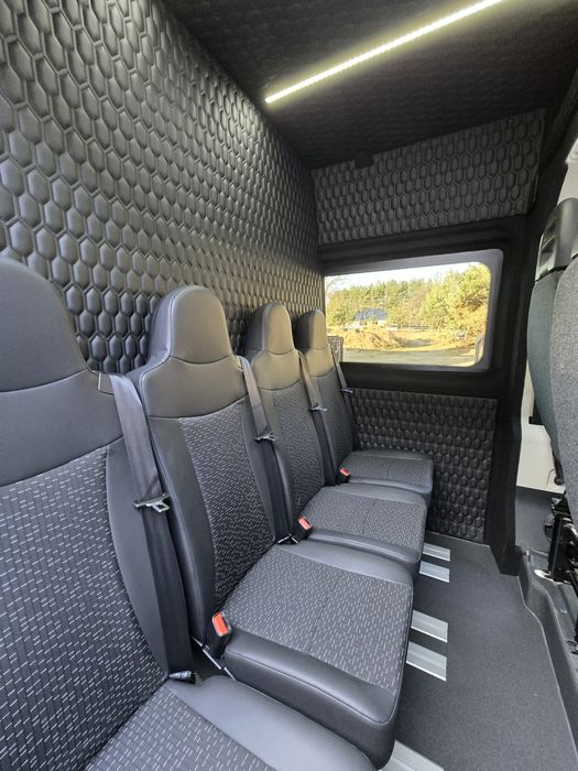 Zabudowa busa Crafter Fotele do busa montaż foteli homologacja do busa