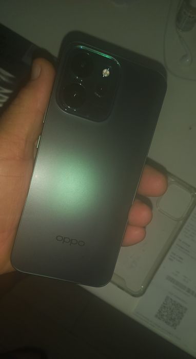 Estou vendendo um OPPO Reno 14 fs 5g com 12GB de RAM e 512MB