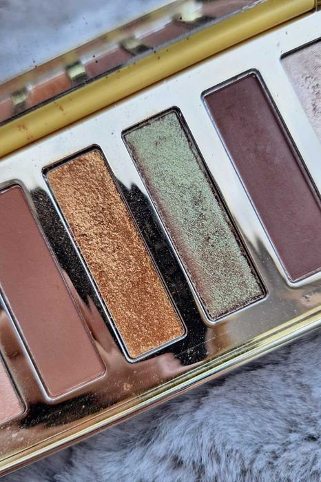 Too Faced Tutti Frutti Sparkling Pineapple Paleta cieni do powiek oczu