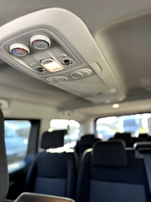 Wynajem BUS 9 osobowy / osobowe Automat 2025r Opel Vivaro - Zafira