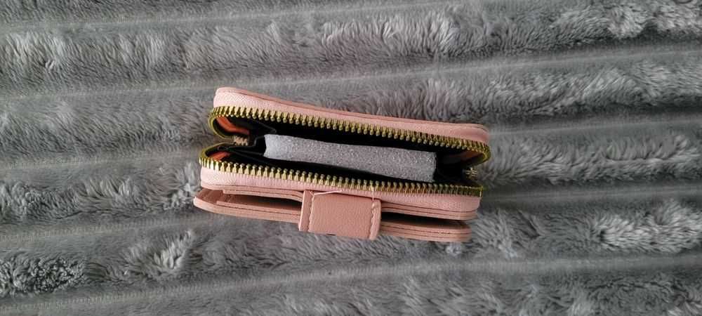 Portfel damski różowy nowy