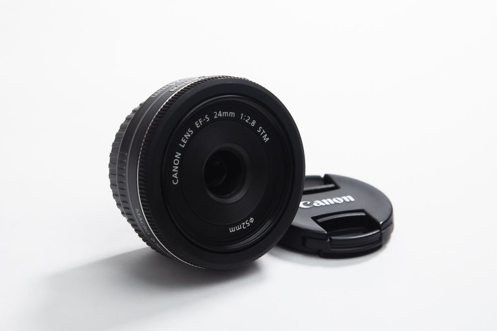 Canon EF-S 24mm f2.8 STM гарний стан