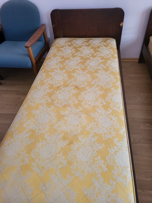 Продаю 3 ліжка б/у