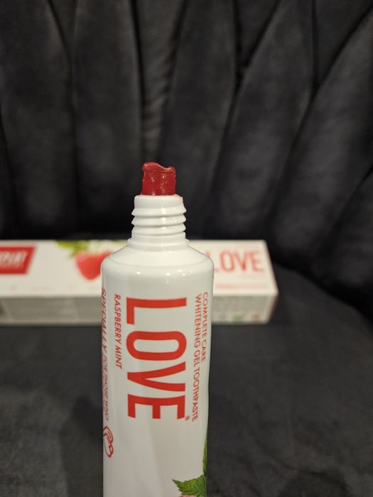 Pasta do zębów splat love