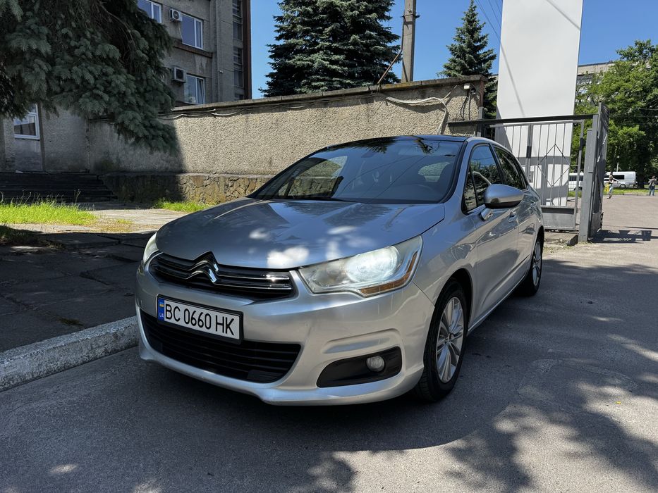 Продам авто свтроен с4