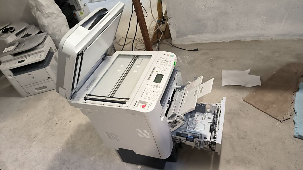 БФП Canon imageRUNNER 1133iF під обслуговування