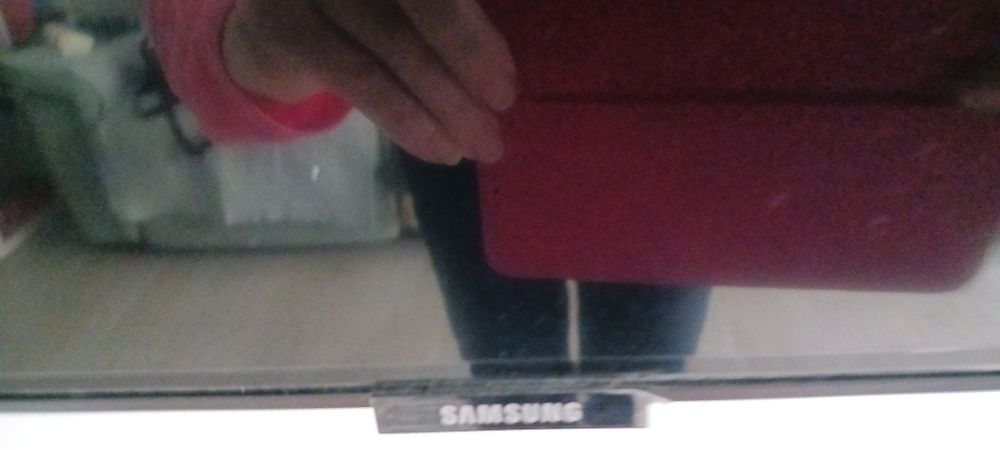 Vendo URGENTE  televisão grande,600€ .Negociavel!!