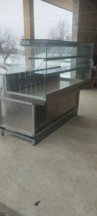 Холодильна вітрина куб  (1.5 м.)