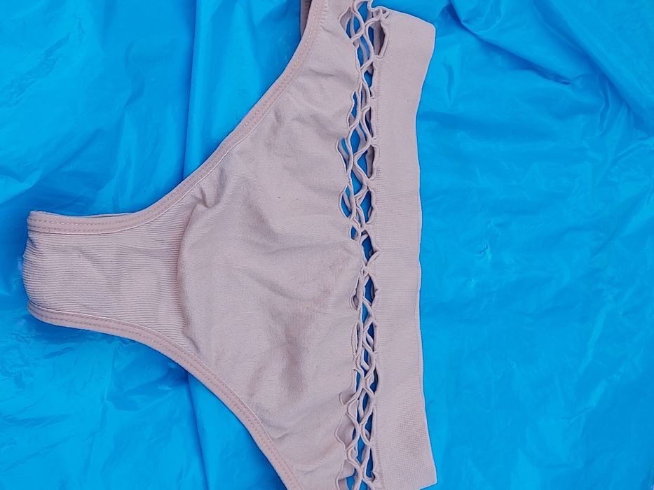 Stringi damskie kremowe rozmiar S