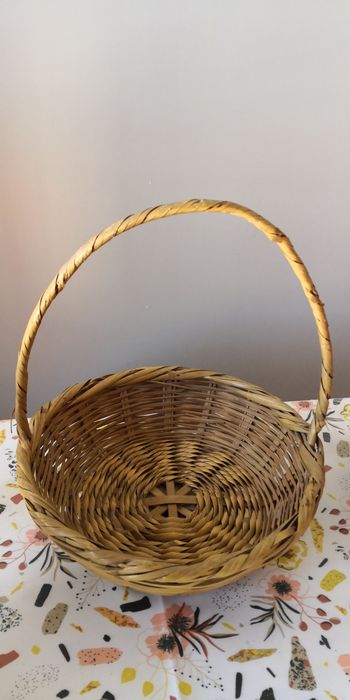 2 Baskets with Handles64730100850817121