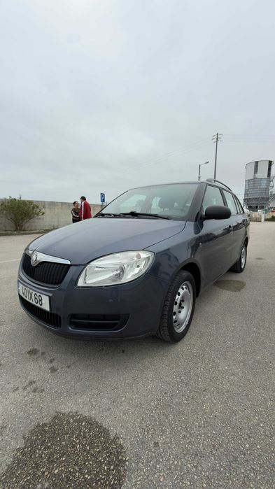 Não perca Skoda Fábia impecável, econômico,e pronto a rodar