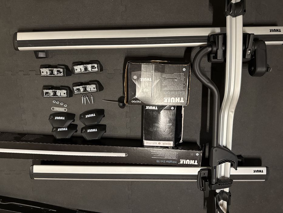 Fixações BMW i4, barras wingbar EVO e suporte bicicleta Thule ProRide