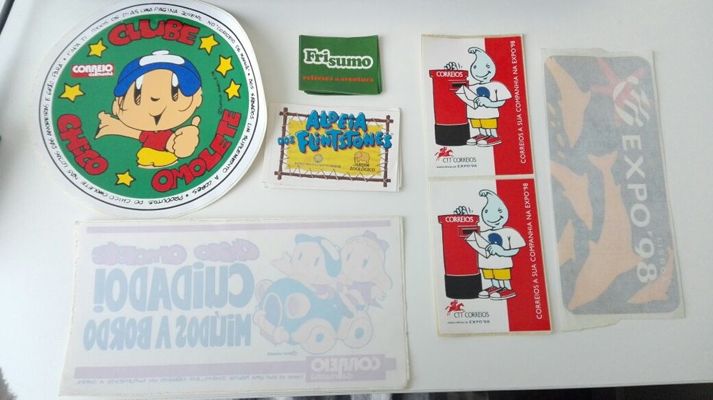 Autocolantes, cromos e brindes antigos