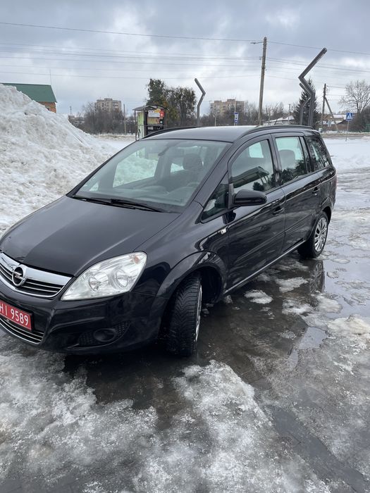 Opel Zafira.               .