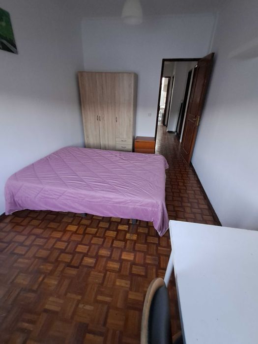 Quartos CASAL em Belém,Centro Lisboa. Entrada IMEDIATA. Aceita pet.