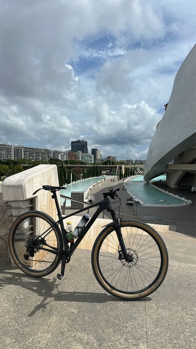 Bicicleta BTT / XC em excelente estado