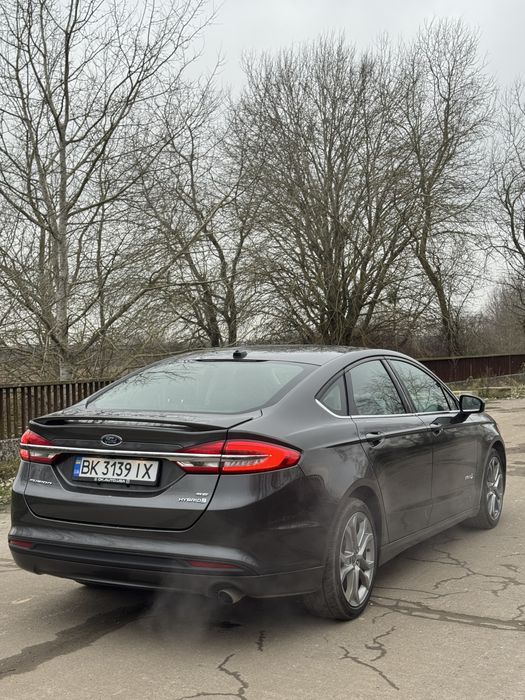 Ford Fusion 2017 рік 2.0 гібрид