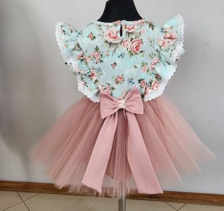 Sukienka Handmade z dolem tiulowym