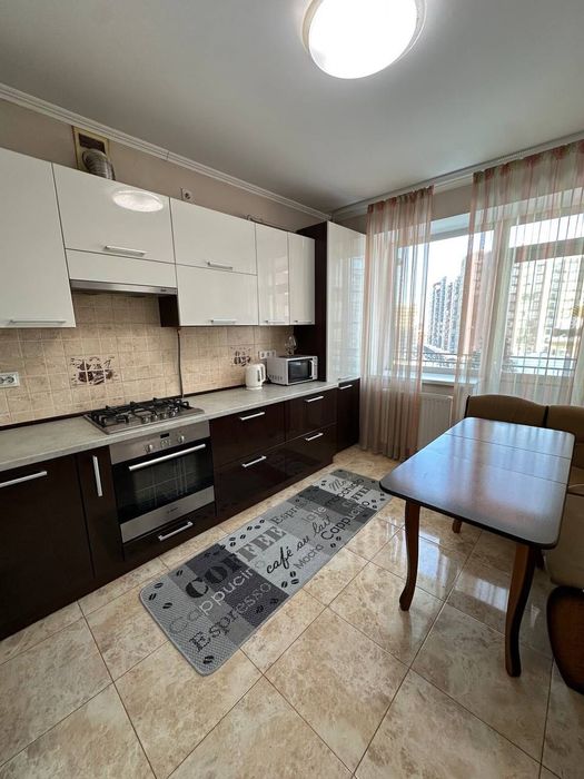 Оренда 2 км квартири поруч з центром