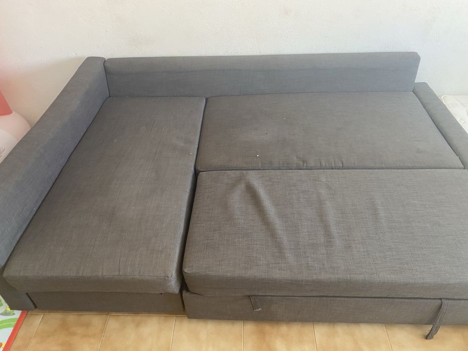 Sofá ikea com almofadas