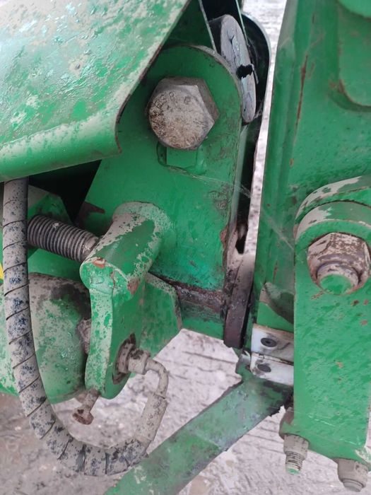 Продам плуг John Deer 8-F ( 8 корпусний ) / БУ / Гарний стан