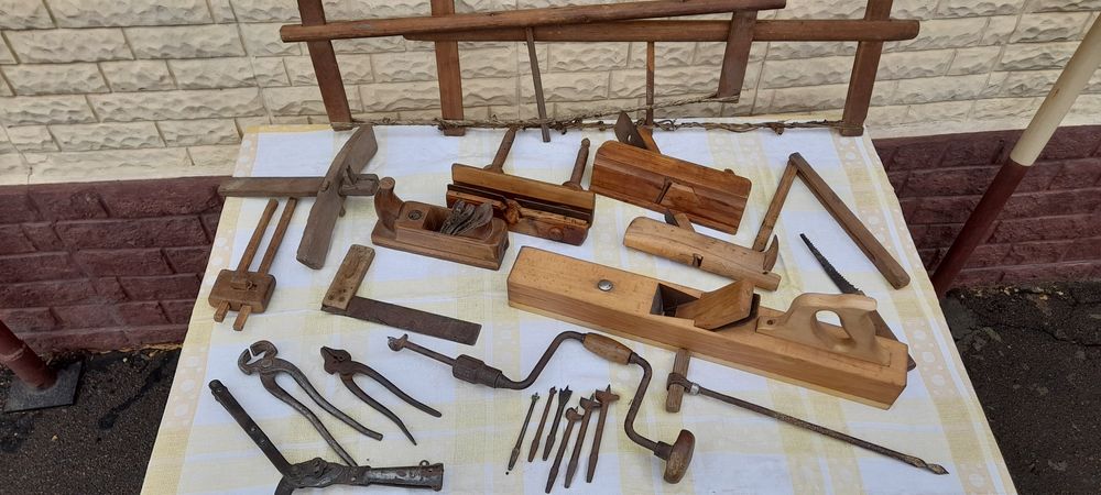 Старинный столярный инструмент