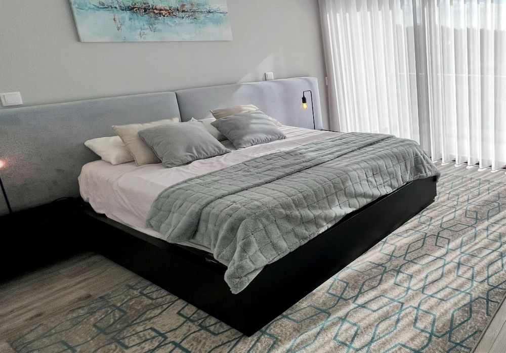 Cama casal Las kasas cabeceira azul claro