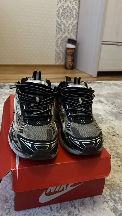 Off-White be right beck конд 7/10 розмір 38