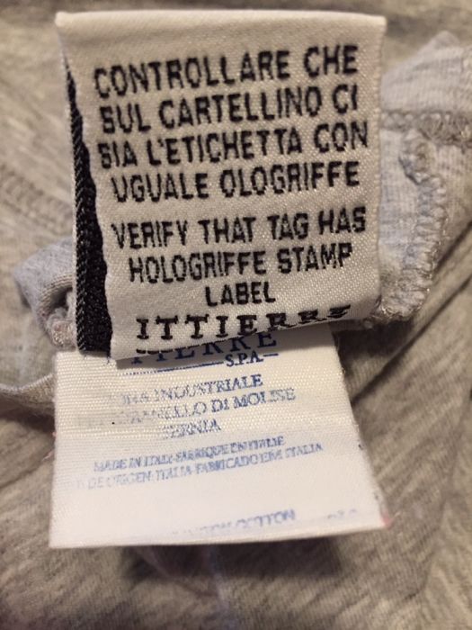 T-Shirt marca Dolce e Gabana, cor cinza claro