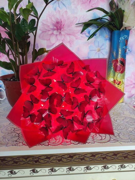 Кращі букети з метеликів на подарунок дівчині Букет из бабочек ромашек