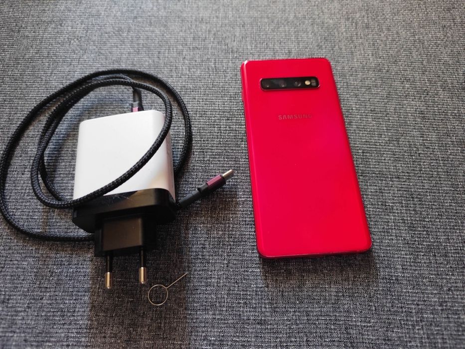Samsung S10 8GB RAM, 128GB ROM bez obić i prawie bez rys.